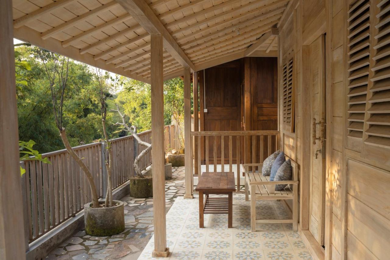 Secret Joglo Lebih Hotel ภายนอก รูปภาพ